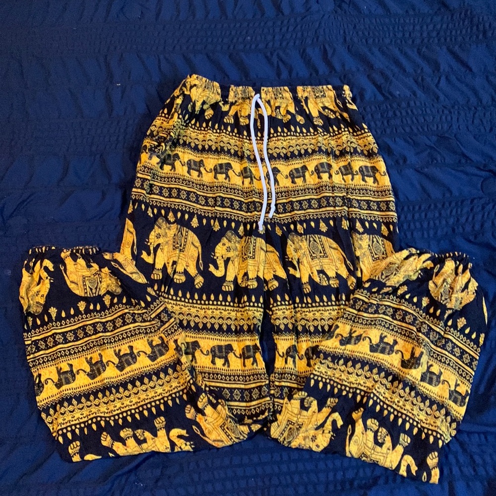 Elephant mandala yoga pants size S